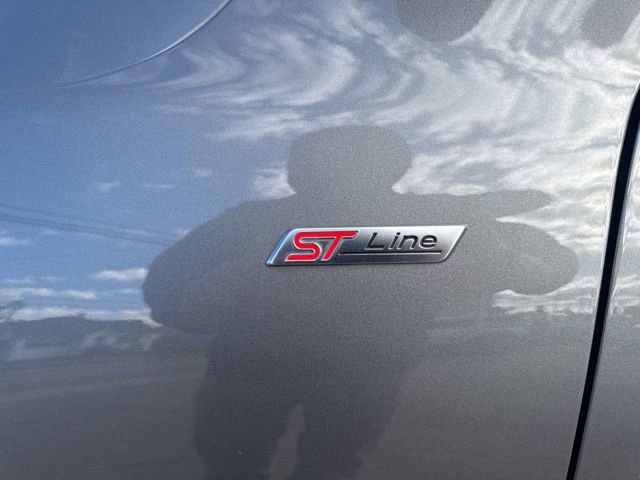 Certified 2025 Ford Escape ST-Line Select AWD/4WD image 10