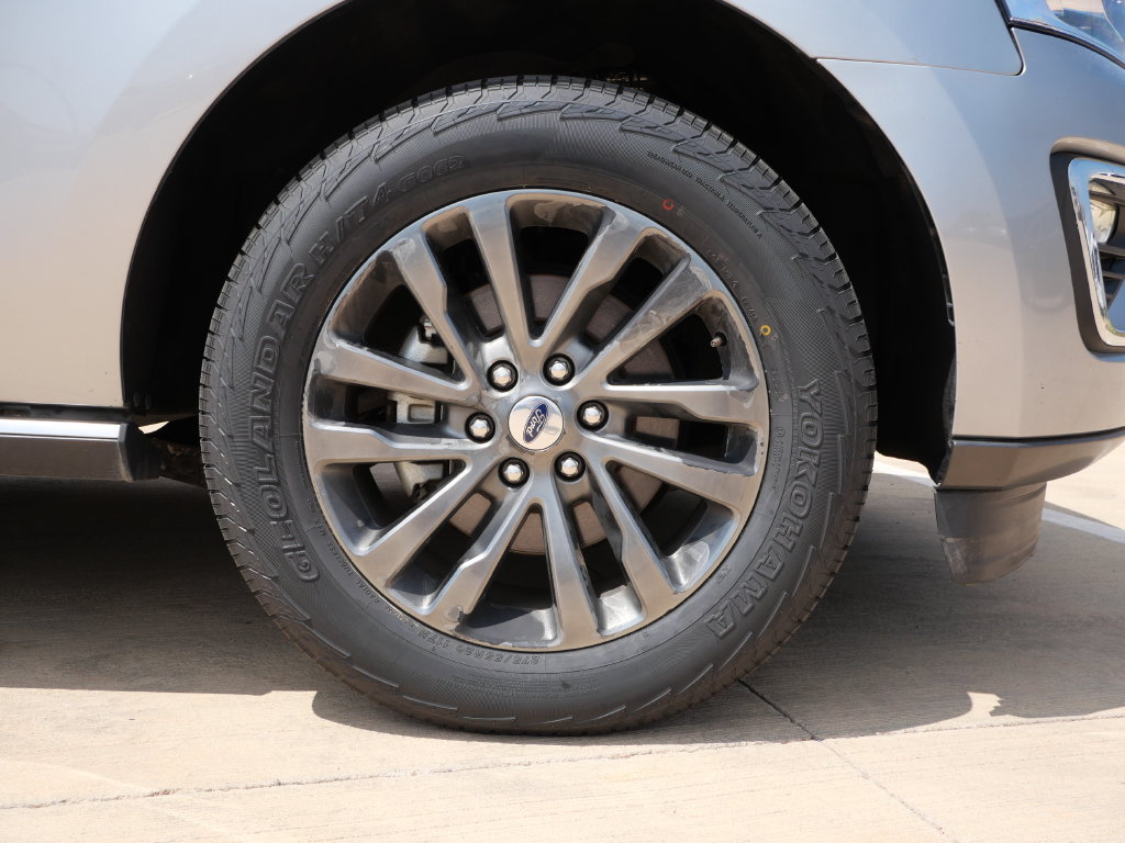 Certified 2021 Ford Expedition Limited AWD/4WD image 7