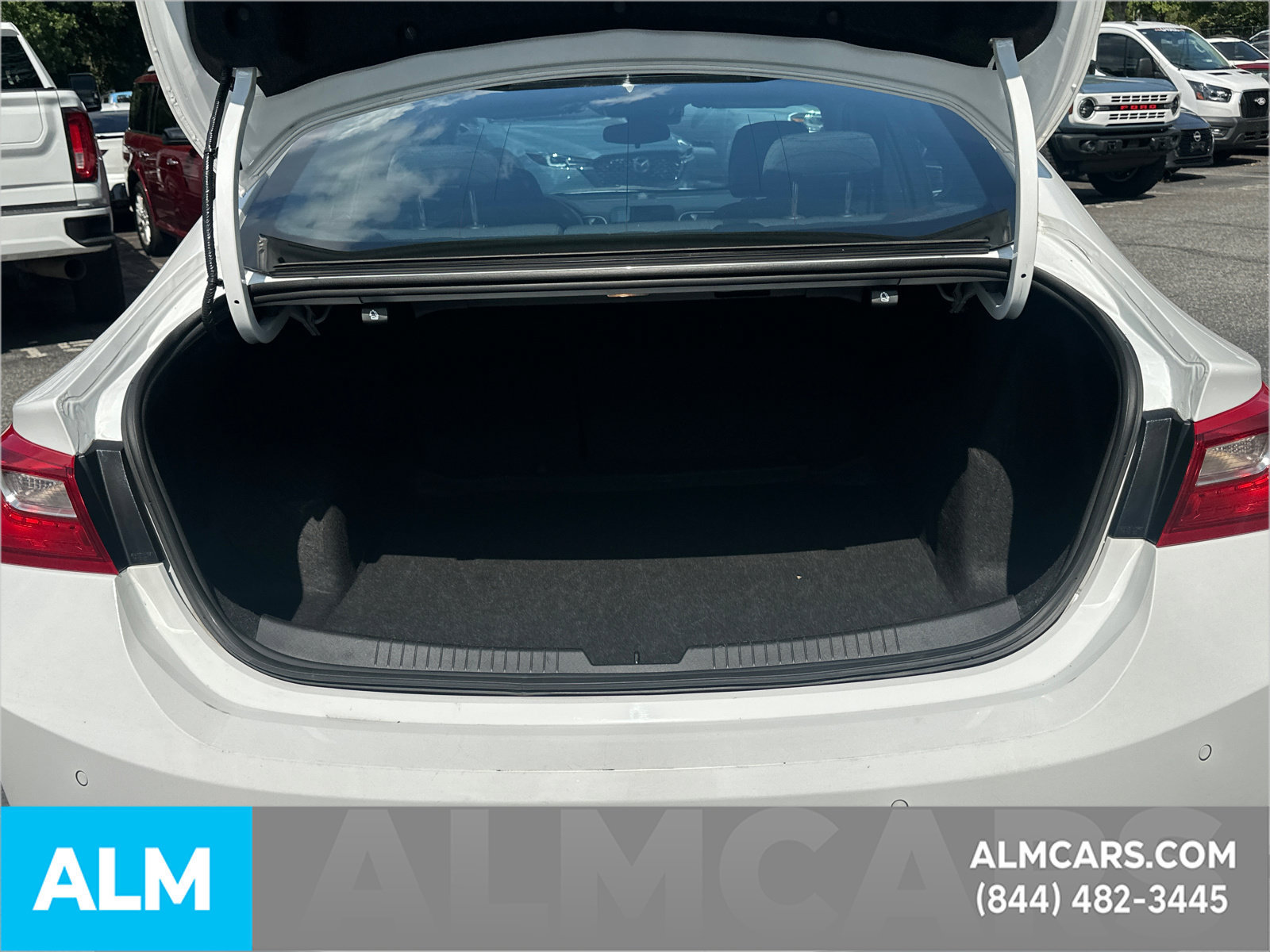 Used 2025 Chevrolet Malibu LT FWD image 21
