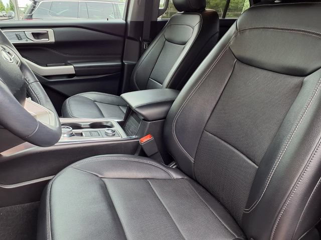 Certified 2024 Ford Explorer Limited w/ Equipment Group 301A AWD/4WD image 3