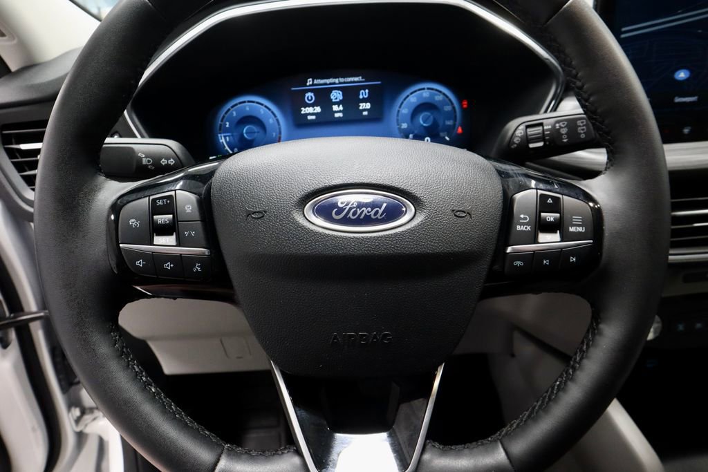 Certified 2023 Ford Escape Platinum AWD/4WD image 32