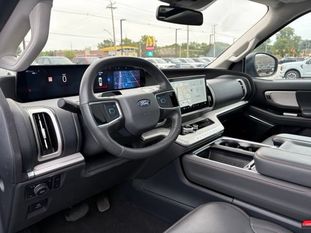 Certified 2025 Ford Expedition Active AWD/4WD image 18