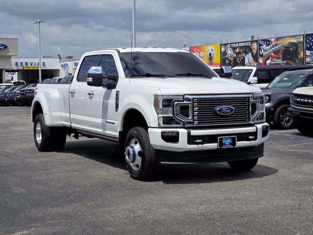 Certified 2022 Ford F350 Platinum w/ FX4 Off-Road Package AWD/4WD image 3
