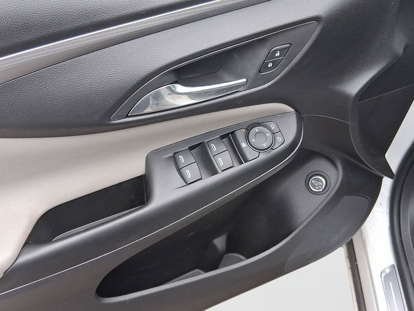 Used 2025 Buick Envista Avenir FWD image 8