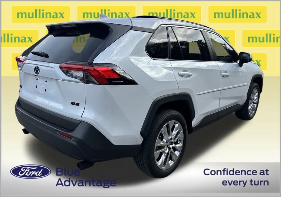 Used 2025 Toyota RAV4 XLE Premium image 2