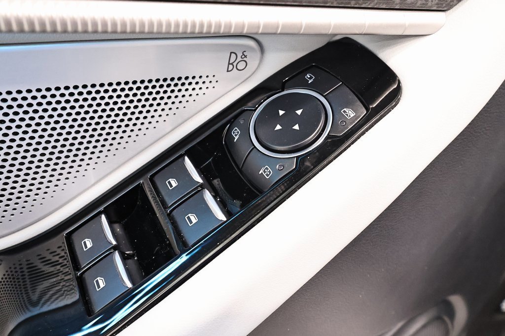 Certified 2025 Ford Explorer Platinum w/ Ultimate Package image 16