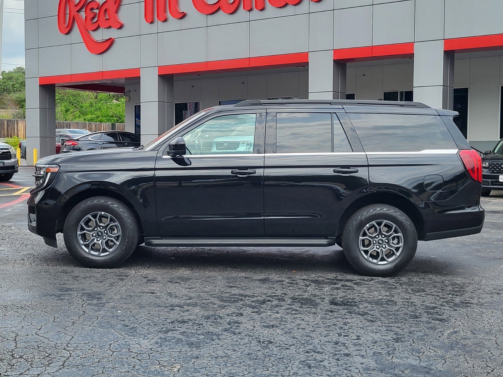 Certified 2025 Ford Expedition Active RWD image 7