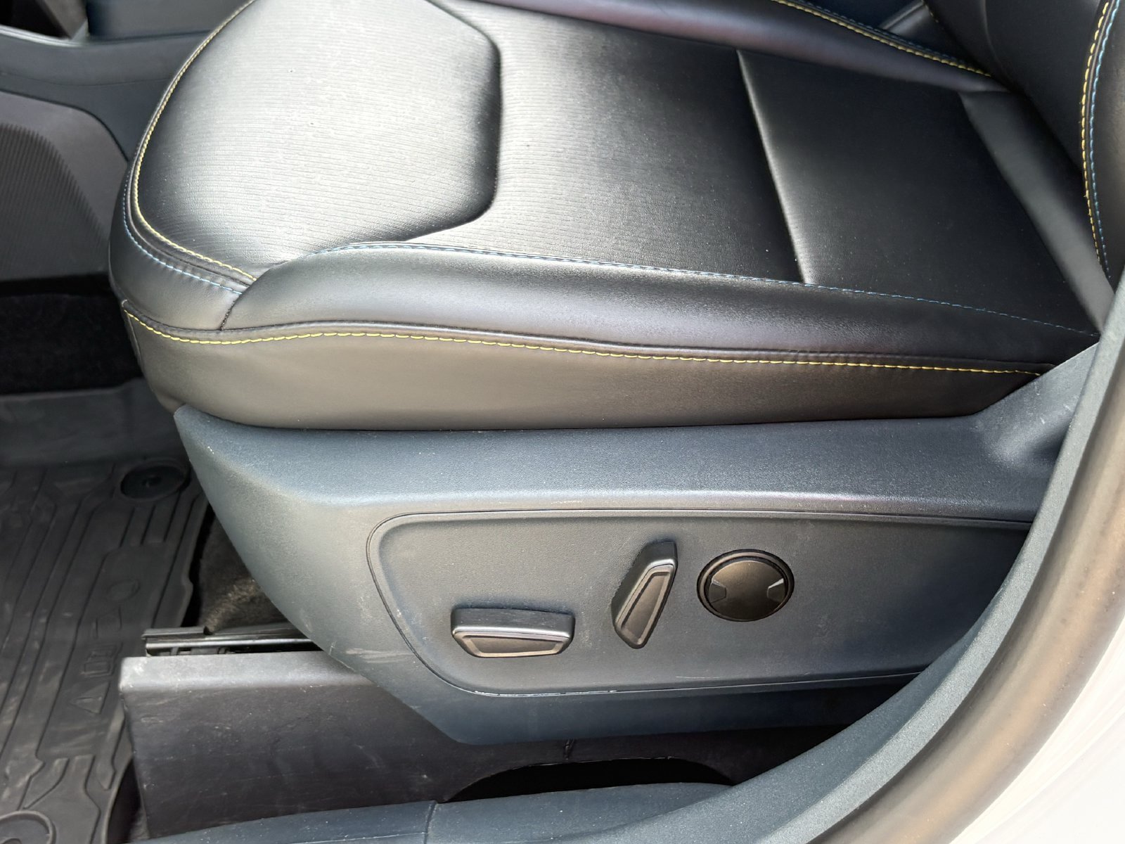 Certified 2025 Ford Maverick Lobo AWD/4WD image 26