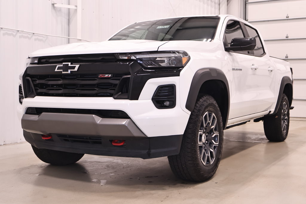 Used 2024 Chevrolet Colorado Z71 w/ Z71 Convenience Package 2 AWD/4WD image 6