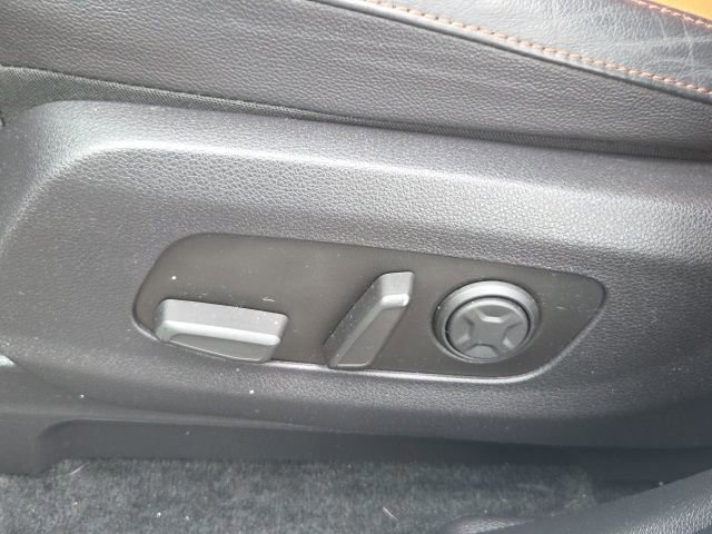 Used 2024 Kia Carnival SX Prestige image 32