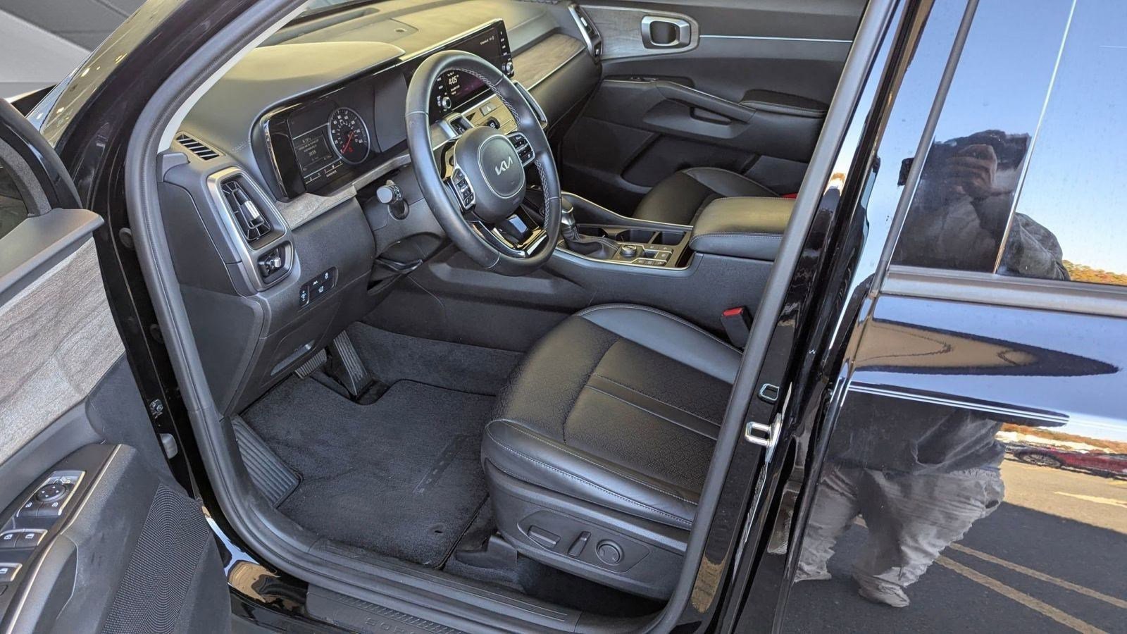 Used 2023 Kia Sorento X-Line EX image 9