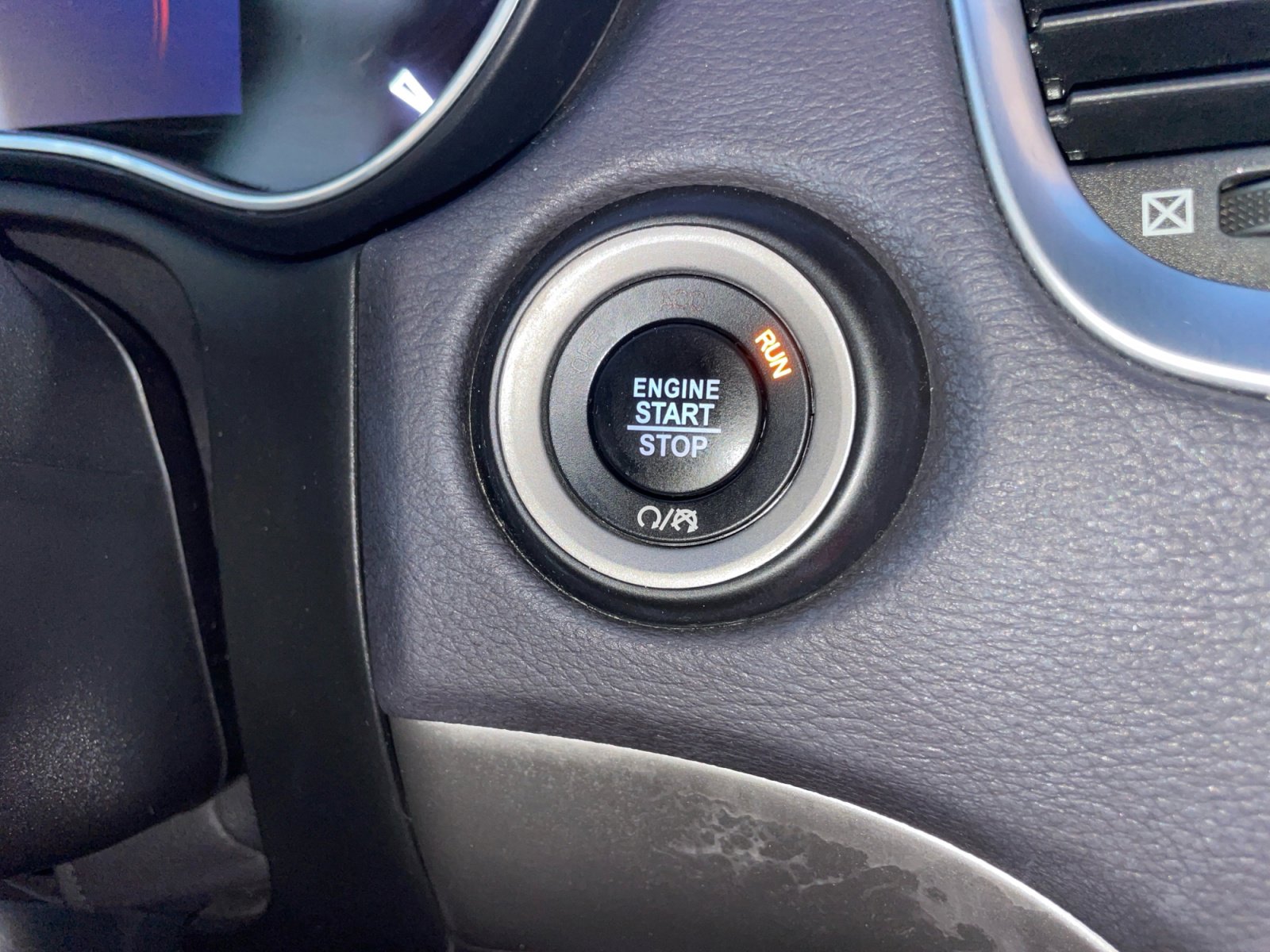 Used 2020 Dodge Durango SXT image 21