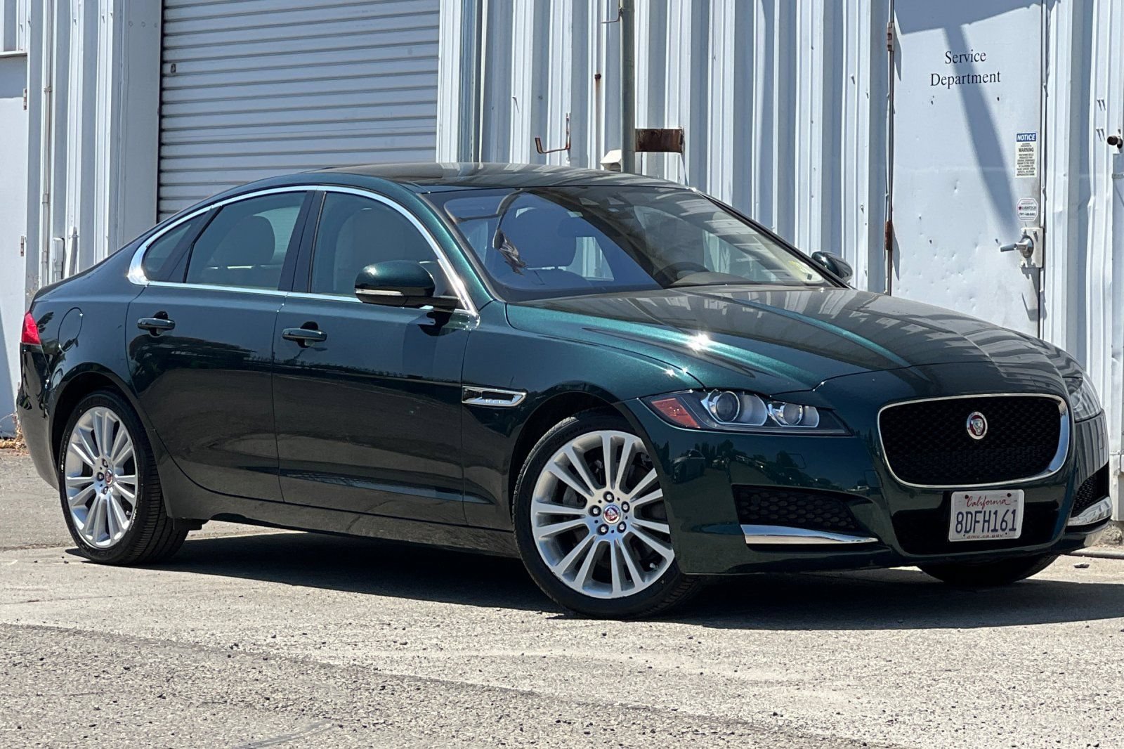 Used 2017 Jaguar XF Prestige RWD image 2