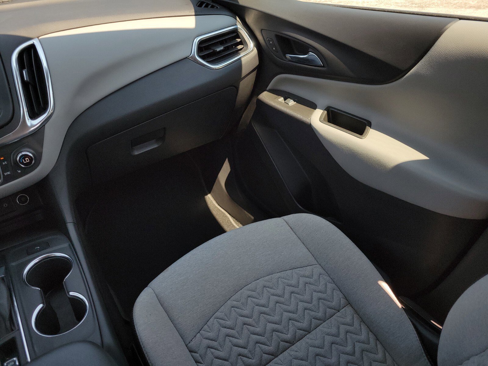 Used 2024 Chevrolet Equinox LT image 17