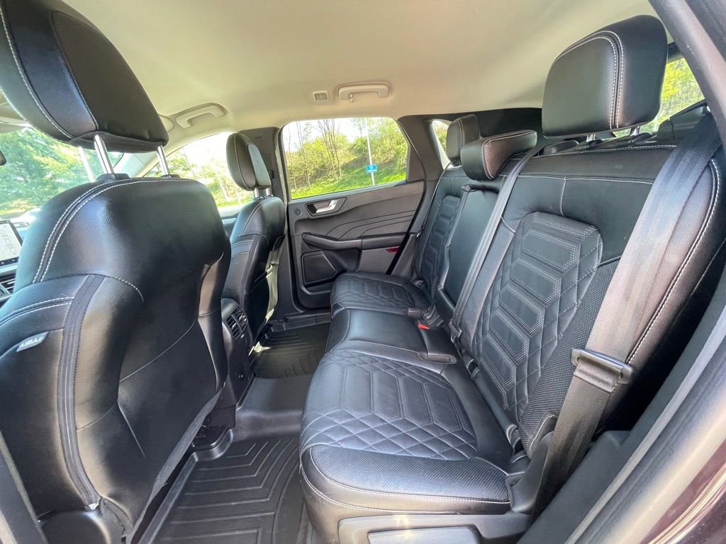 Certified 2023 Ford Escape Platinum w/ Premium Technology Package AWD/4WD image 23