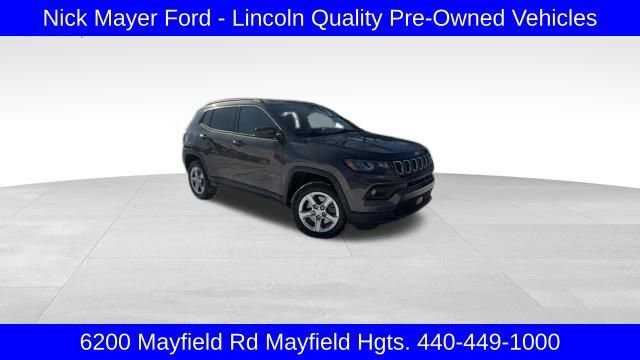 Used 2024 Jeep Compass Latitude w/ Convenience Group image 14