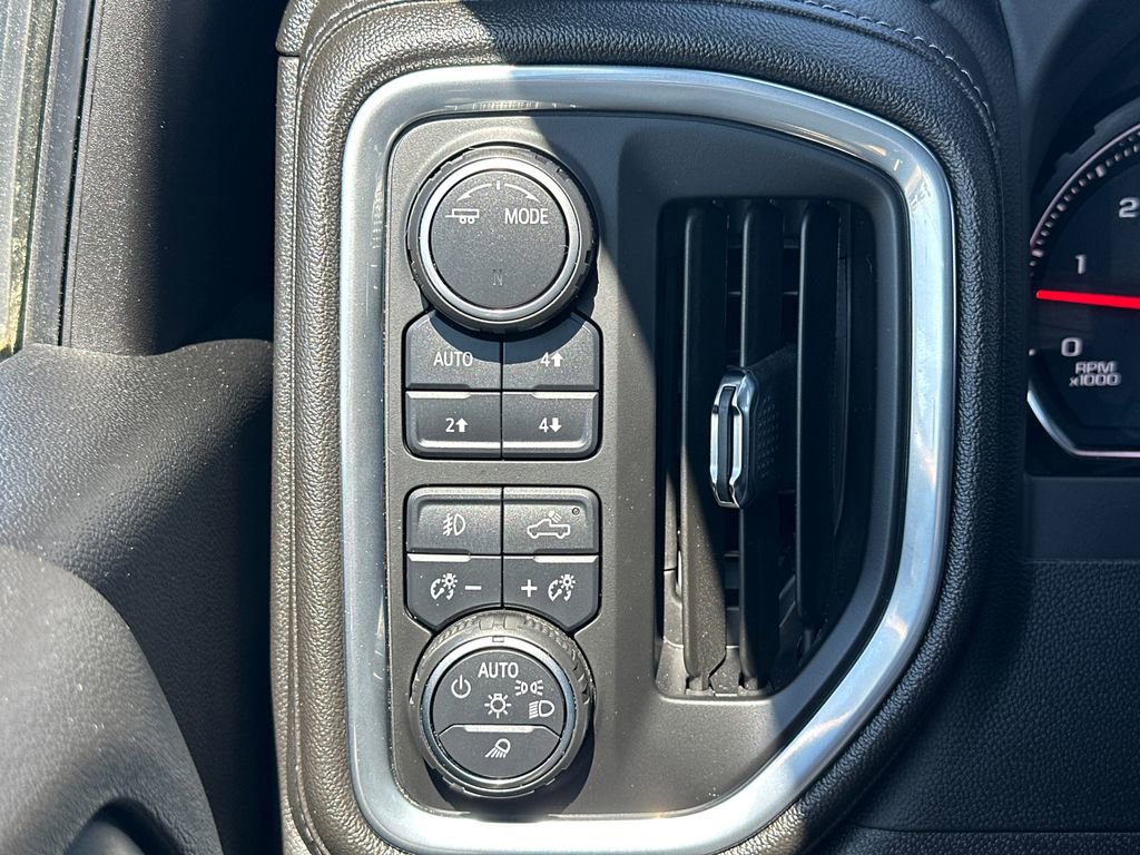 Used 2023 Chevrolet Silverado 2500 LTZ AWD/4WD image 34