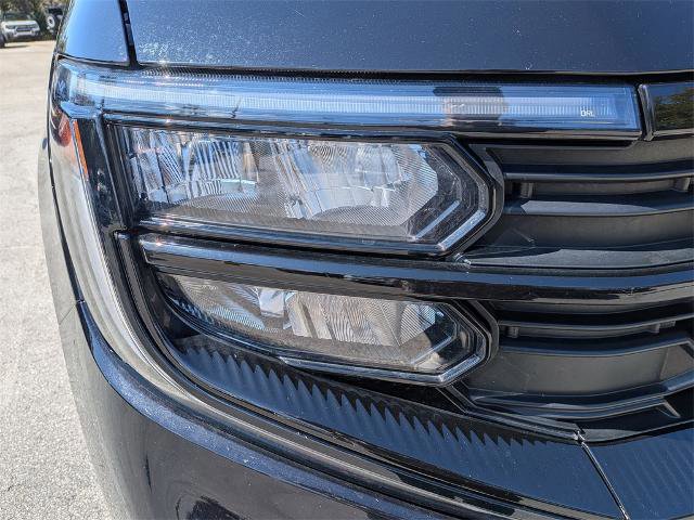 Certified 2025 Ford Expedition Active image 9