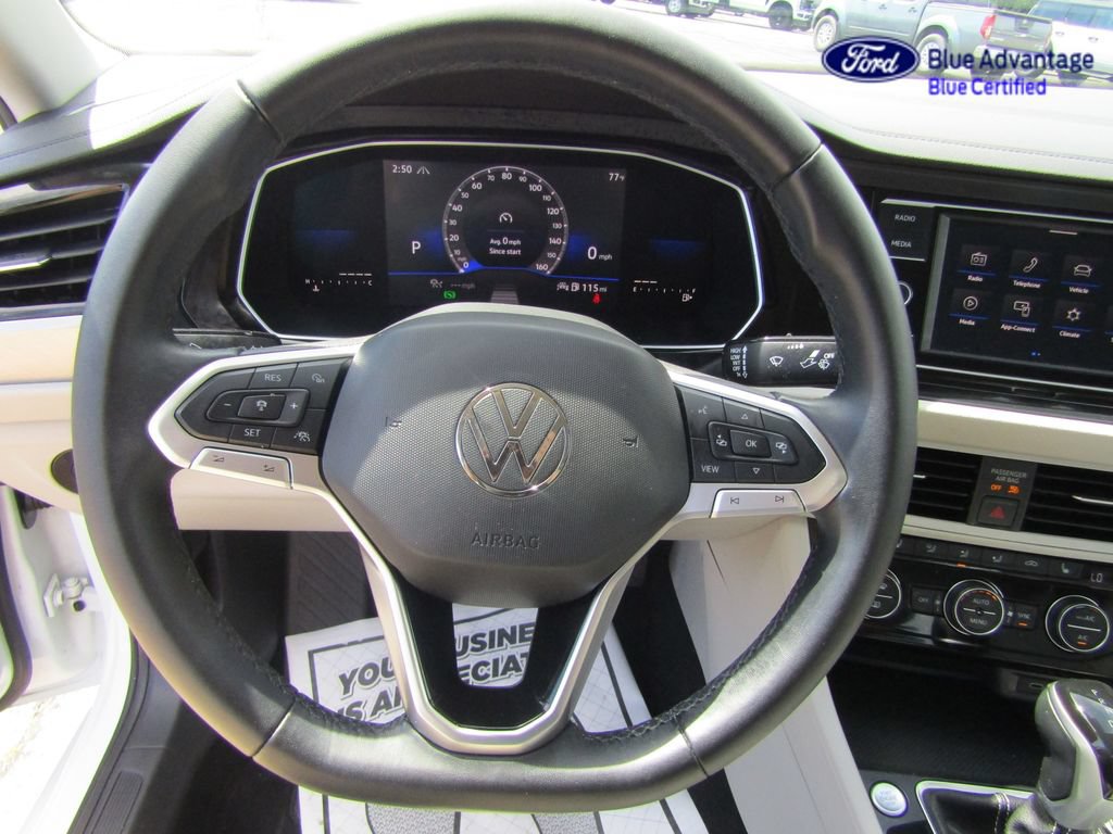 Used 2022 Volkswagen Jetta SE FWD image 15