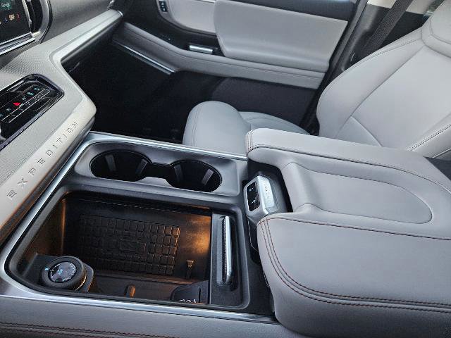 Certified 2025 Ford Expedition Active image 24