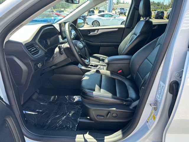 Certified 2025 Ford Escape Platinum AWD/4WD image 9