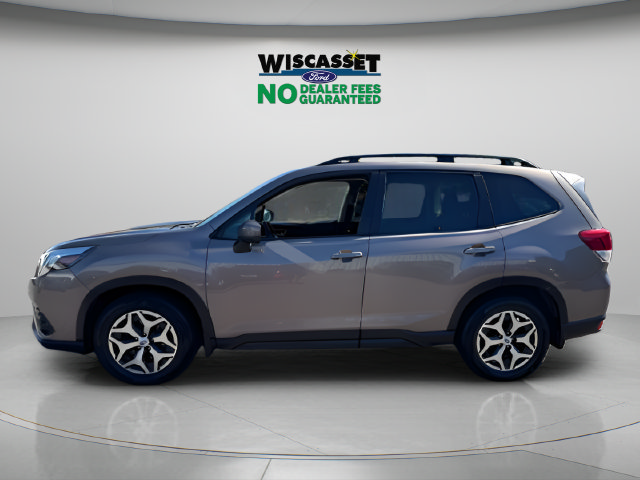 Used 2023 Subaru Forester Premium AWD/4WD image 2