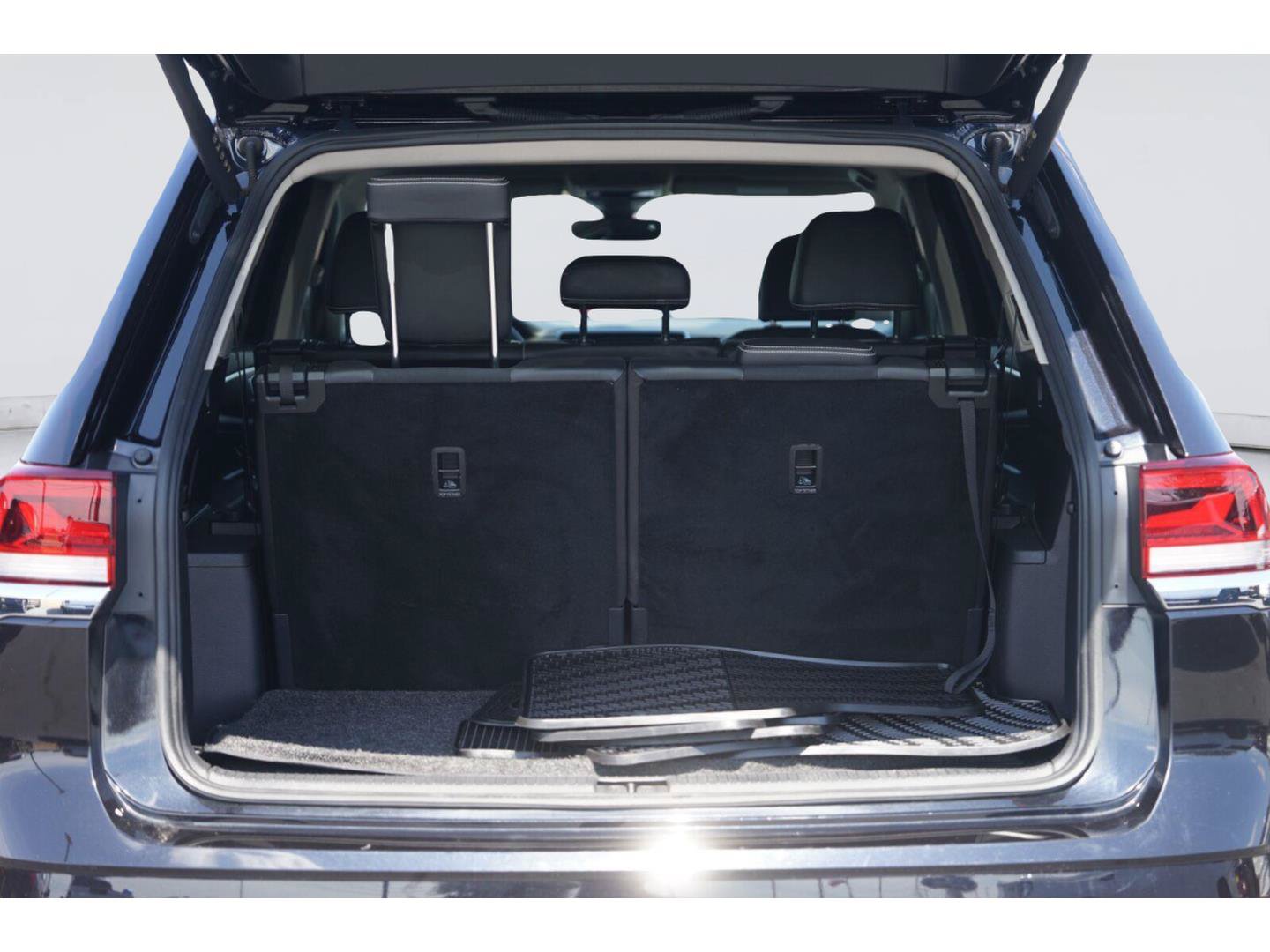 Used 2024 Volkswagen Atlas SE FWD image 31