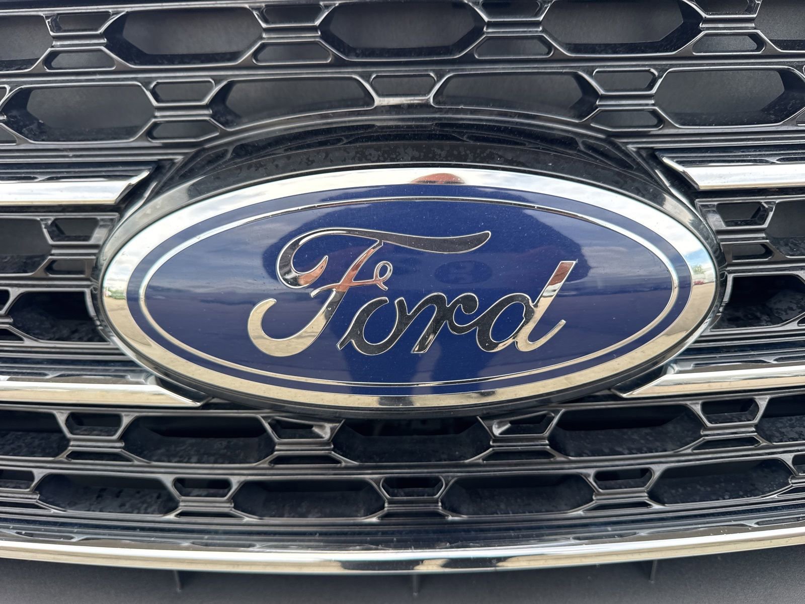 Certified 2020 Ford Explorer XLT w/ Comfort Package AWD/4WD image 13
