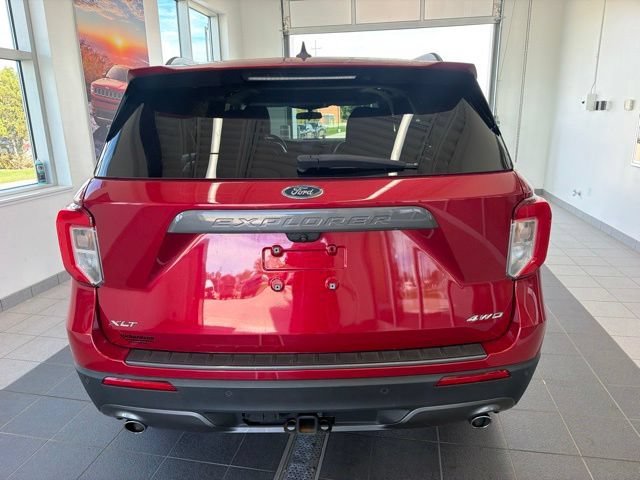 Certified 2021 Ford Explorer XLT w/ Equipment Group 202A AWD/4WD image 4