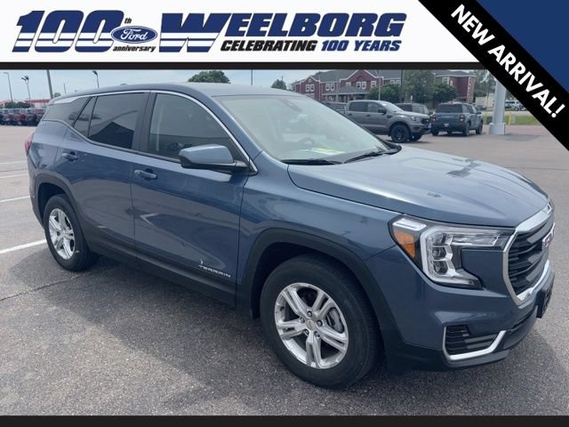 Used 2024 GMC Terrain SLE AWD/4WD image 3