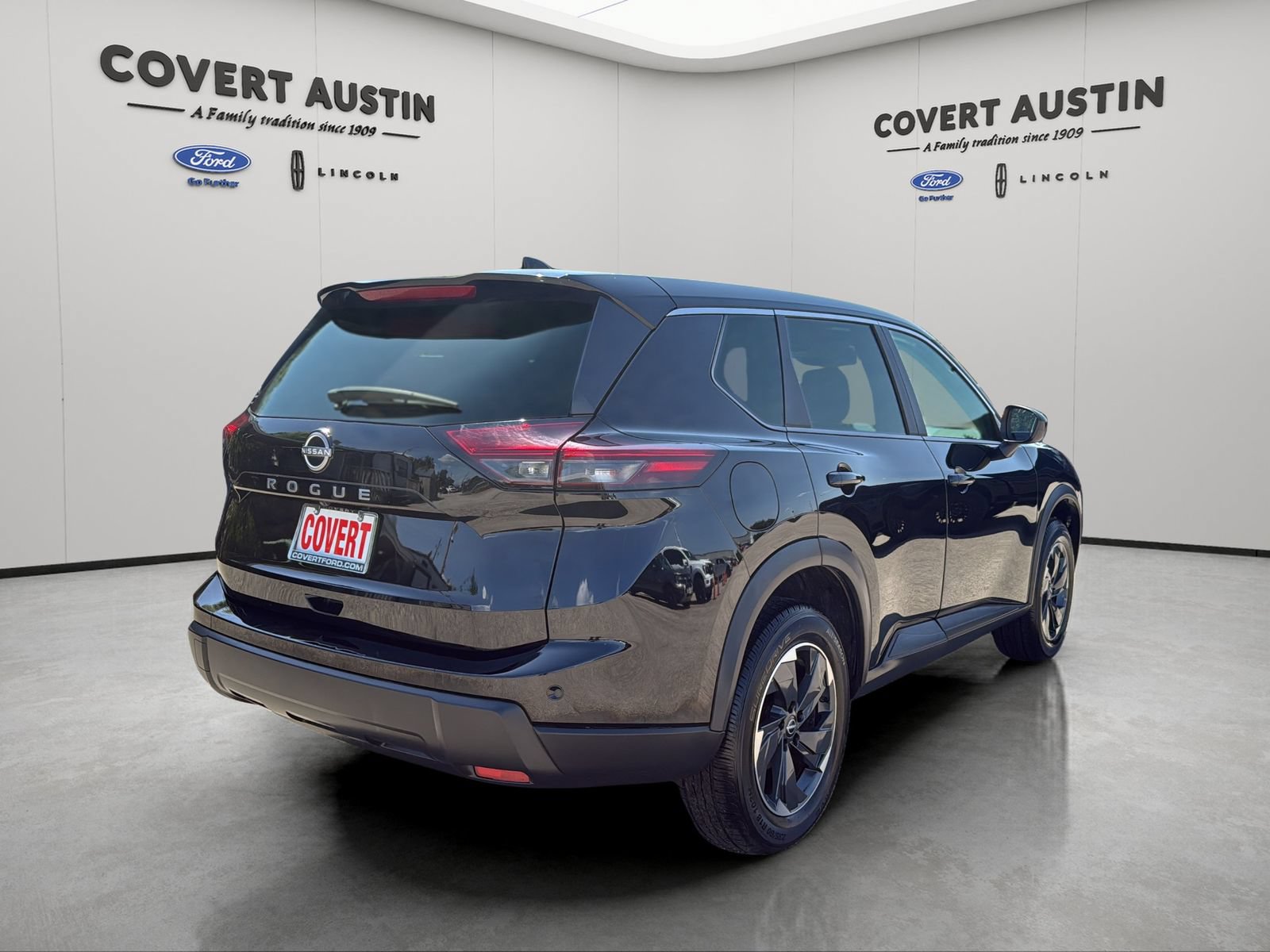 Used 2025 Nissan Rogue SV FWD image 5