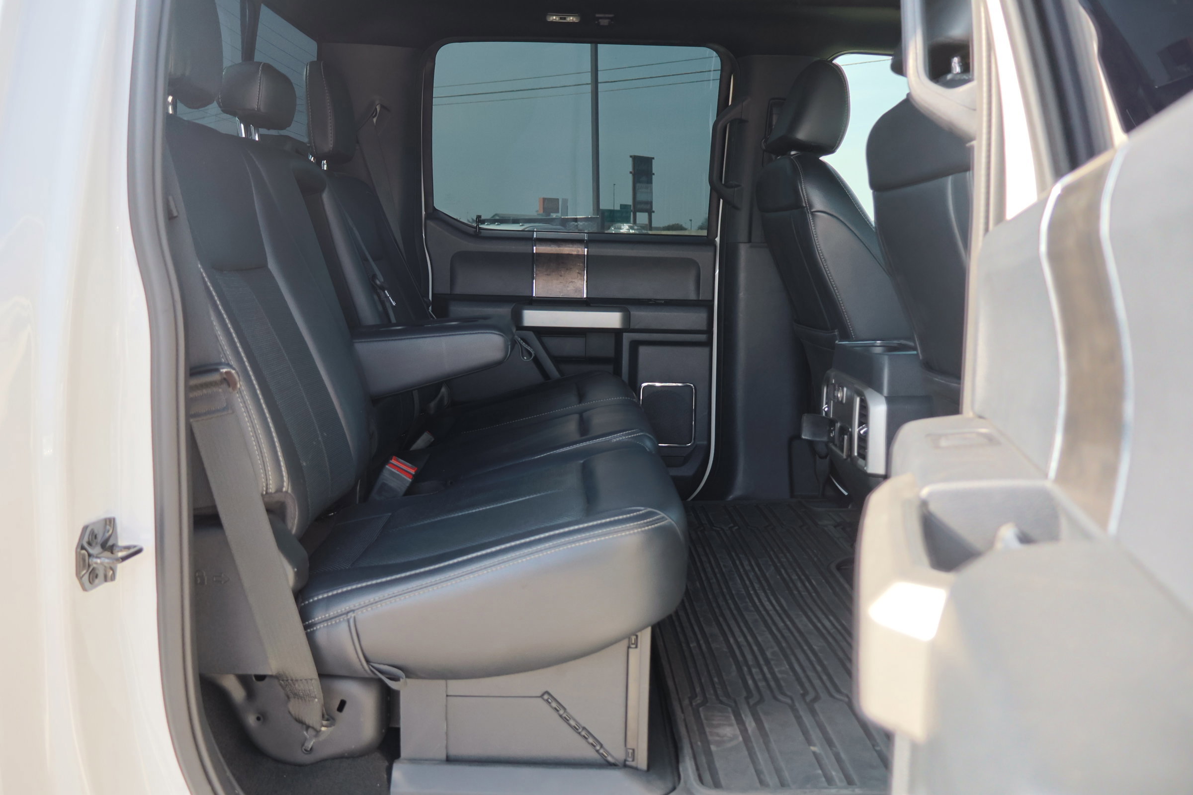 Certified 2022 Ford F250 Lariat w/ Tremor Off-Road Package image 36