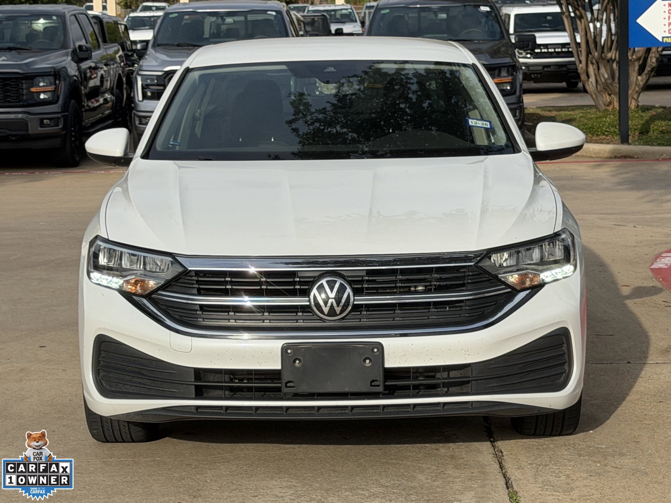 Used 2023 Volkswagen Jetta SE FWD image 7