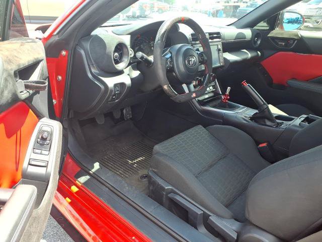Used 2023 Toyota GR86 w/ ALL Weather Mat Package (TMS) RWD image 6