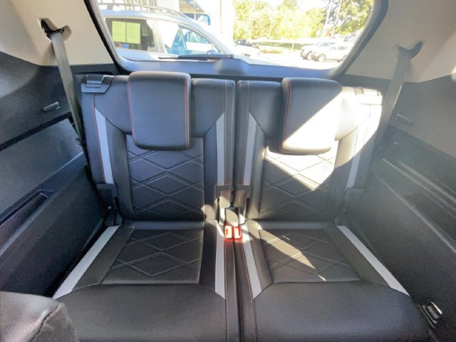 Used 2024 Volkswagen Atlas Peak Edition SE AWD/4WD image 35