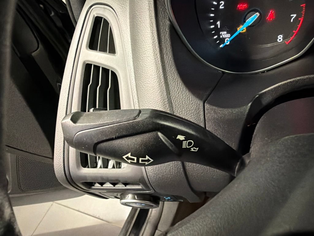 Certified 2018 Ford Focus SE w/ Cold Weather Package FWD image 19