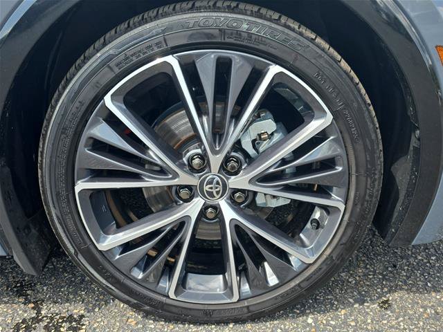 Used 2025 Toyota Prius XLE AWD/4WD image 30