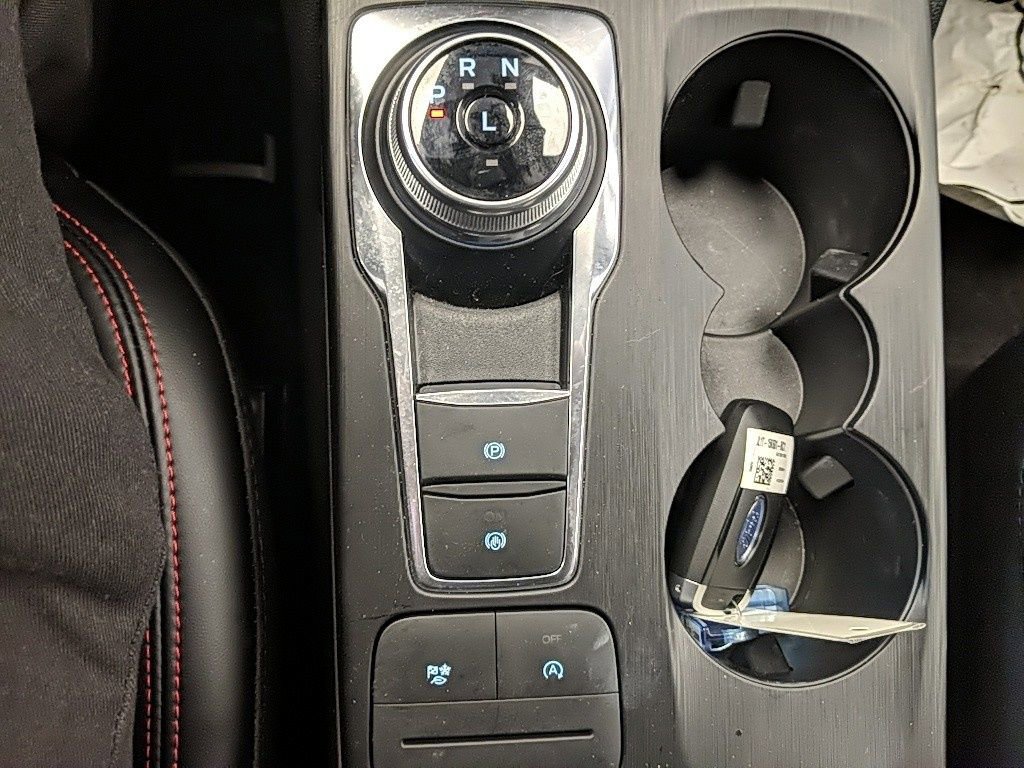 Certified 2025 Ford Escape ST-Line w/ Cold Weather Package image 22