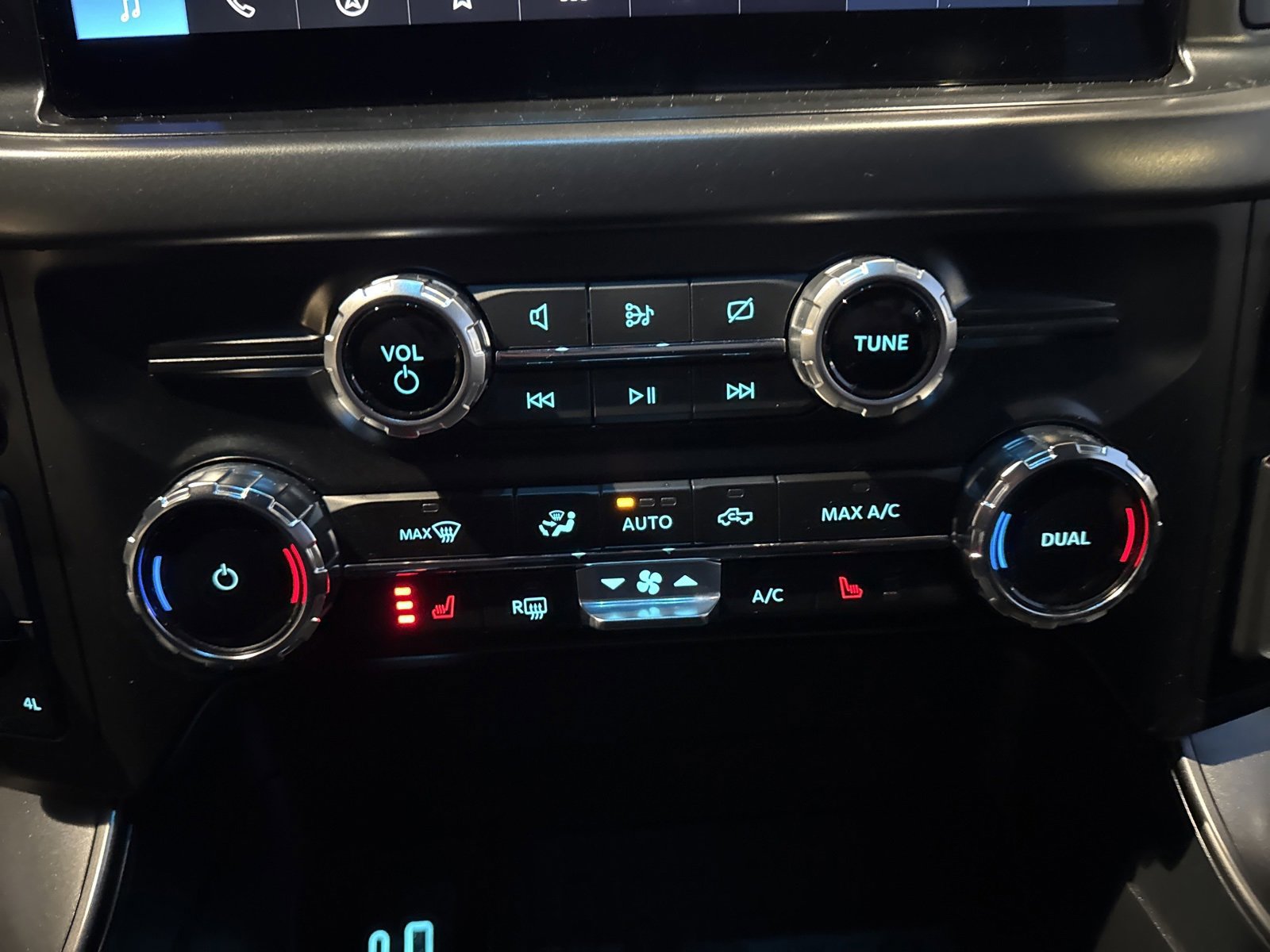 Certified 2024 Ford F150 XLT w/ Equipment Group 302A MID image 33