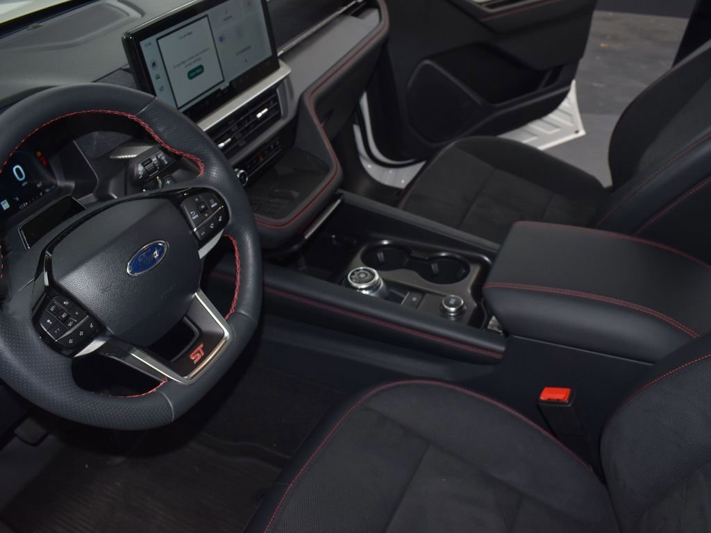 Certified 2025 Ford Explorer ST image 32