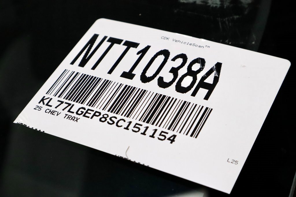 Used 2025 Chevrolet Trax RS w/ Driver Confidence Package image 35