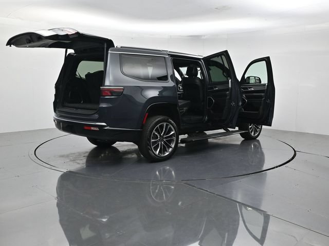 Used 2025 Jeep Wagoneer Series III w/ Premium Group I AWD/4WD image 55