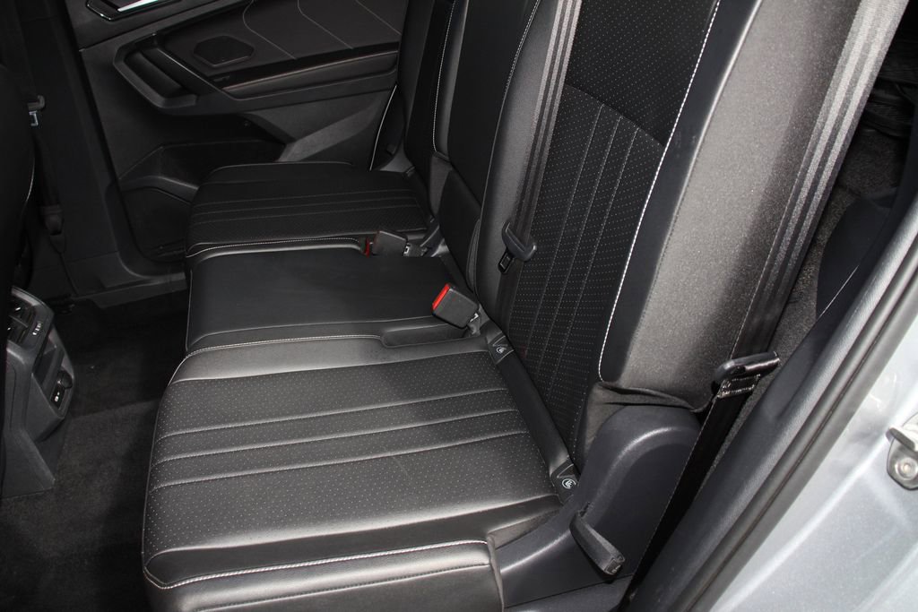 Used 2022 Volkswagen Tiguan SE R-Line FWD image 21