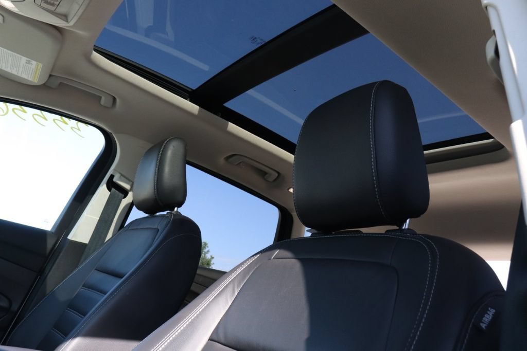 Certified 2019 Ford Escape Titanium AWD/4WD image 26