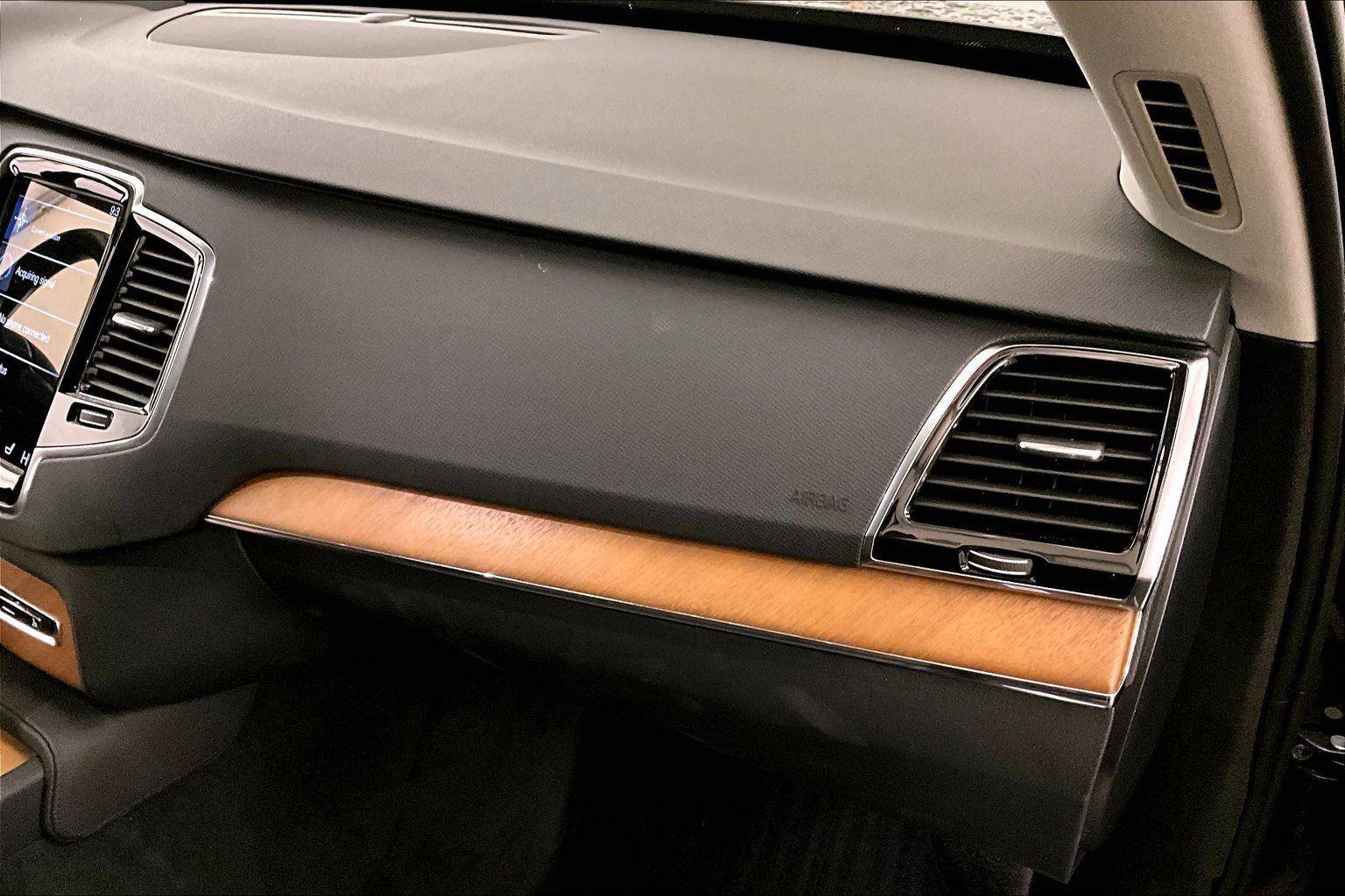 Used 2022 Volvo XC90 T6 Momentum w/ Advanced Package image 15