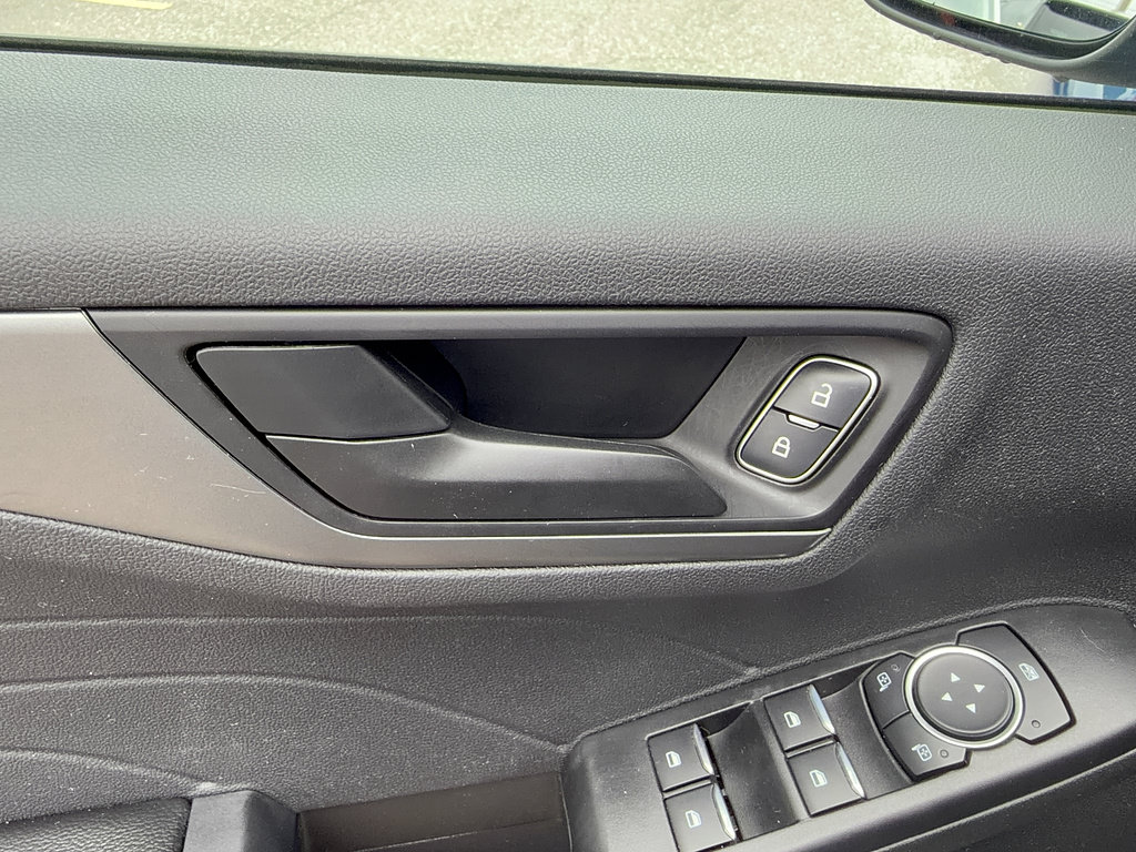 Certified 2023 Ford Escape Active AWD/4WD image 9