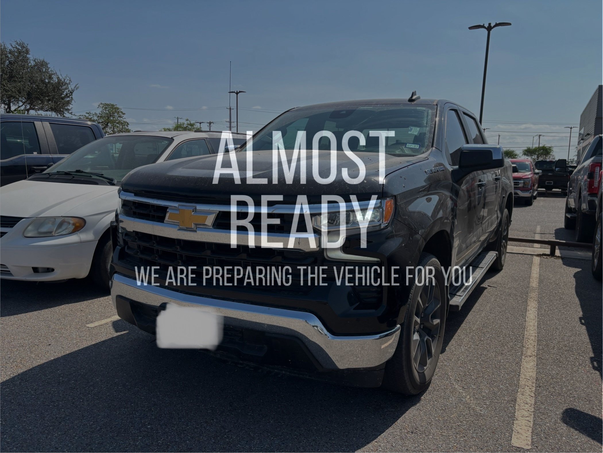 Used 2023 Chevrolet Silverado 1500 LT RWD image 2