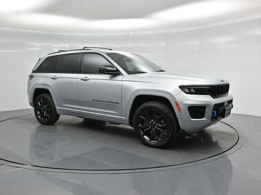 Used 2023 Jeep Grand Cherokee 30th Anniversary AWD/4WD image 23
