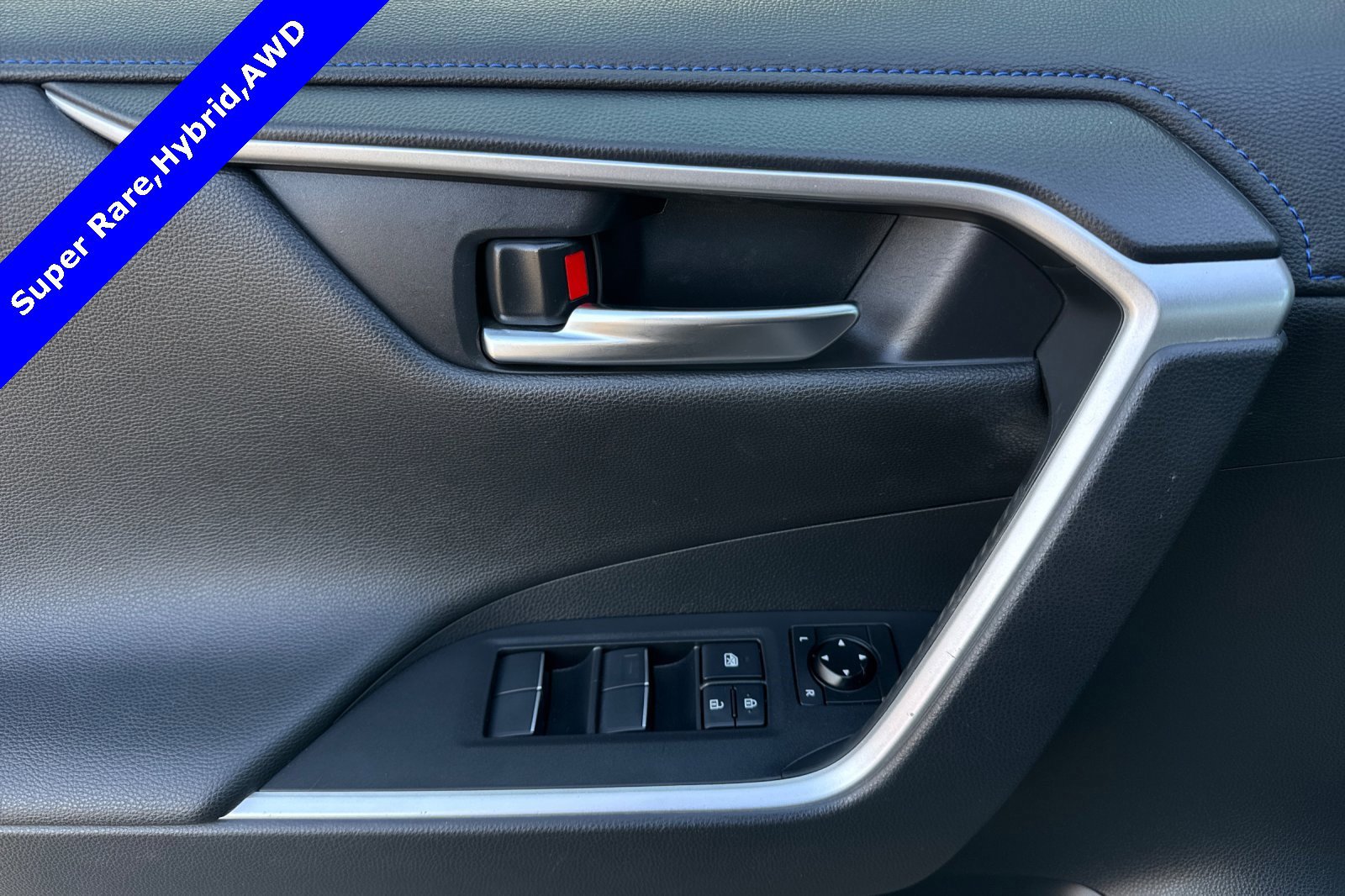 Used 2019 Toyota RAV4 XSE w/ XSE Weather Package image 11