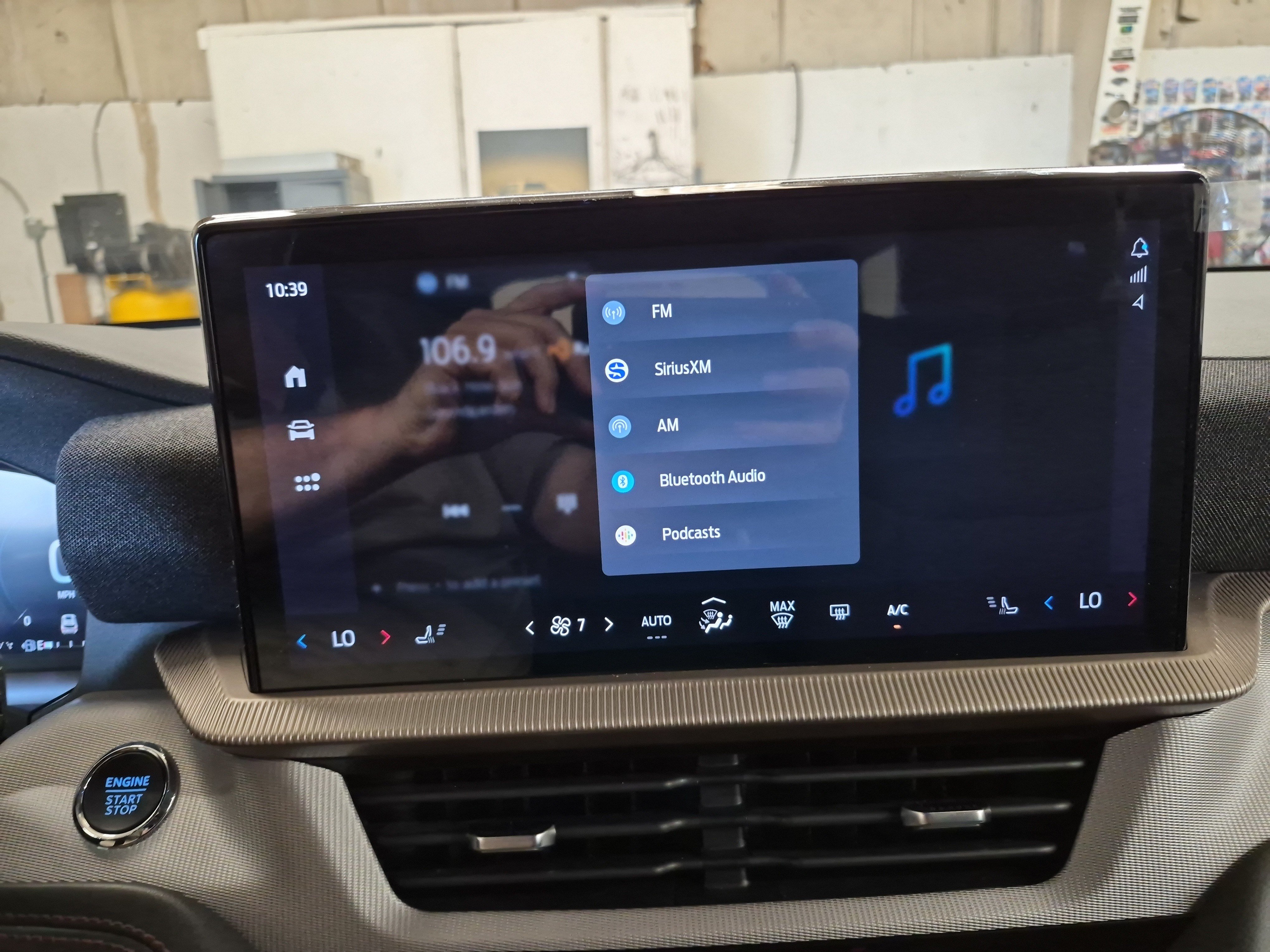 Certified 2025 Ford Explorer Active AWD/4WD image 34